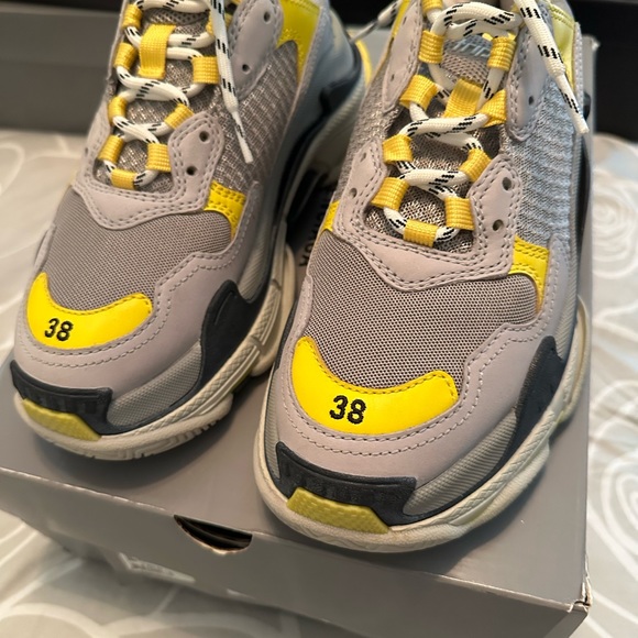 Balenciaga Triple S sneakers - Picture 7 of 11